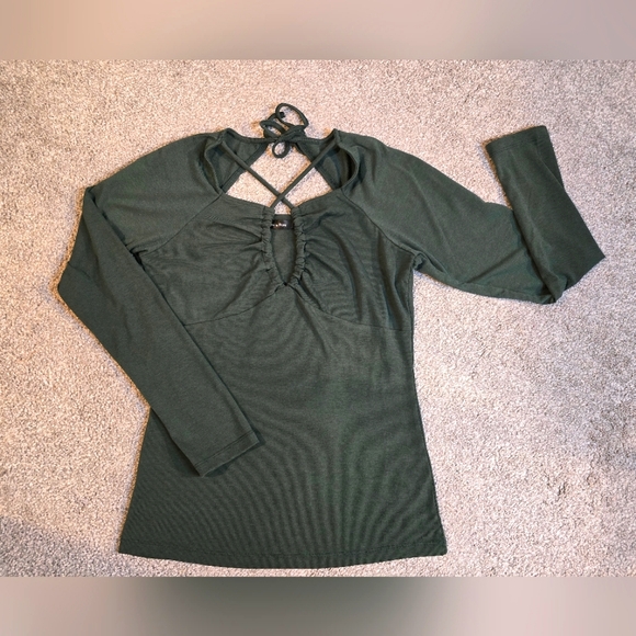 Doe & Rae Dark Green Cut Out Lightweight Top Size Small - Picture 1 of 7